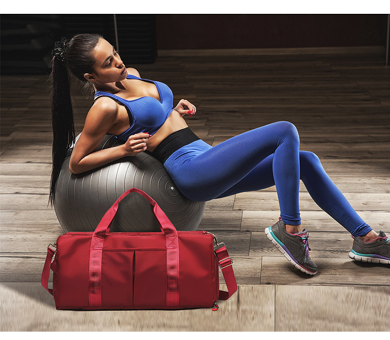 Red Large Capacity Travel Duffel Bag – Wet & Dry Separation view 2