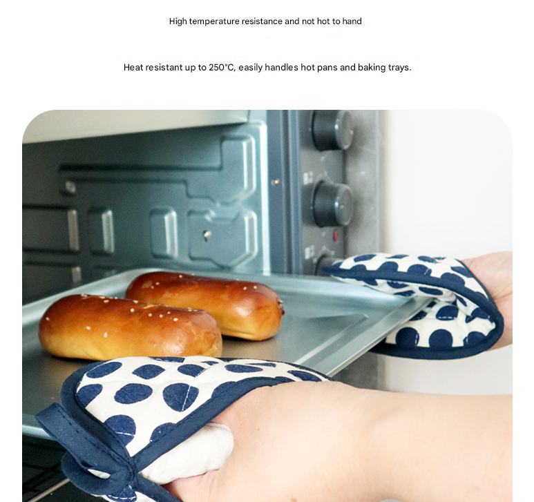 Red 2 Pack Heart Shaped Oven Mitts Heat Resistant Cotton Pot Holders Double view 4