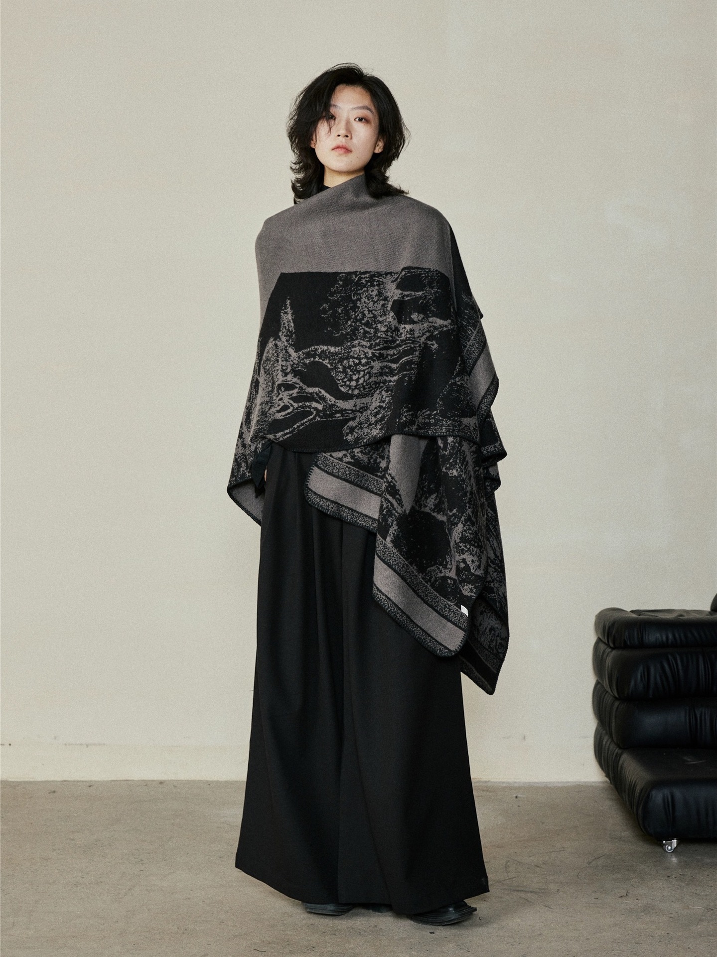 Faux Cashmere Shawl (Qingming Scroll Print) - Black Brown Green, 160*135cm view 2