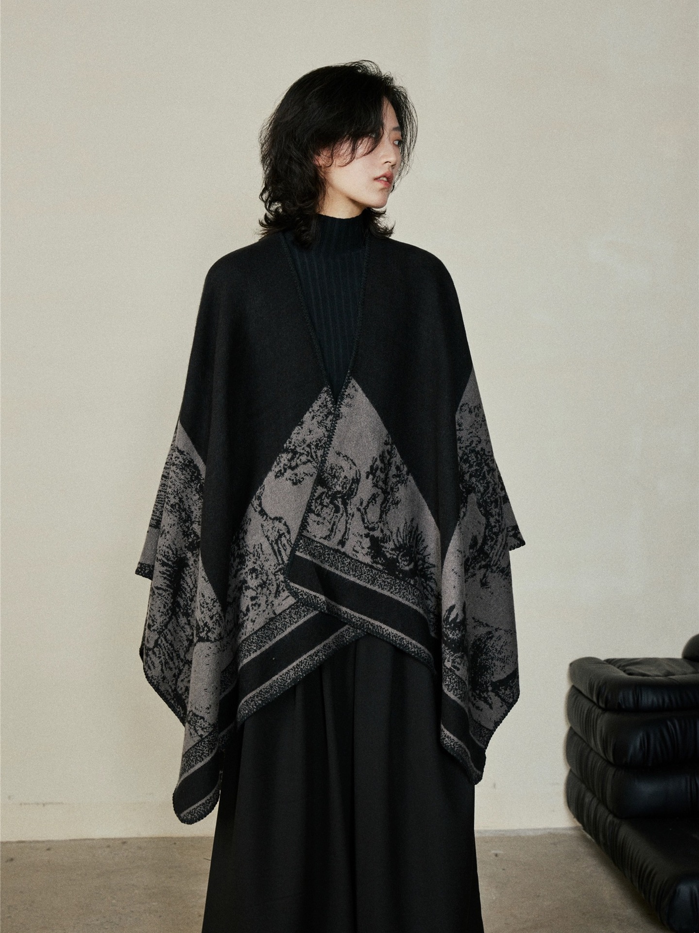 Faux Cashmere Shawl (Qingming Scroll Print) - Black Brown Green, 160*135cm view 5