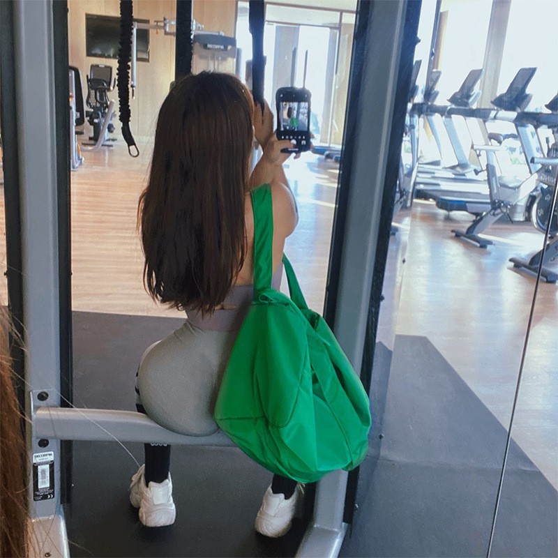 Green Large-Capacity Nylon Sports Fitness Bag(42x27x23cm) - Multi-functional view 2