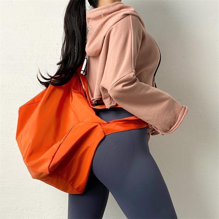 Orange Red Large-Capacity Nylon Sports Fitness Bag(42x27x23cm) view 3