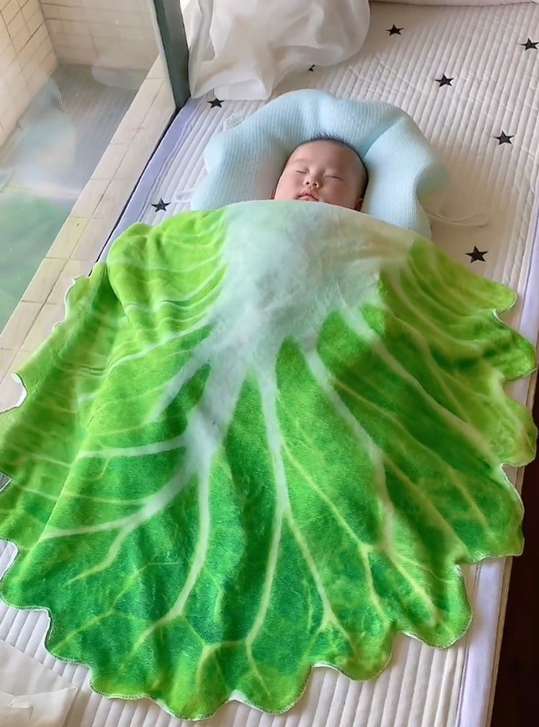 Cute Cabbage-Shaped Fleece Blanket – Fun and Cozy Throw for Naps view 4