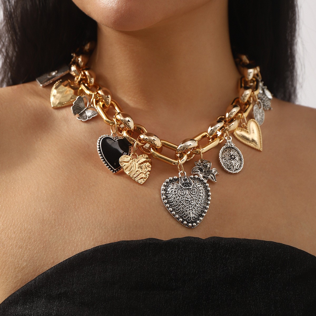 European and American Statement Exaggerated Heart & Floral Rhinestone Necklace view 2