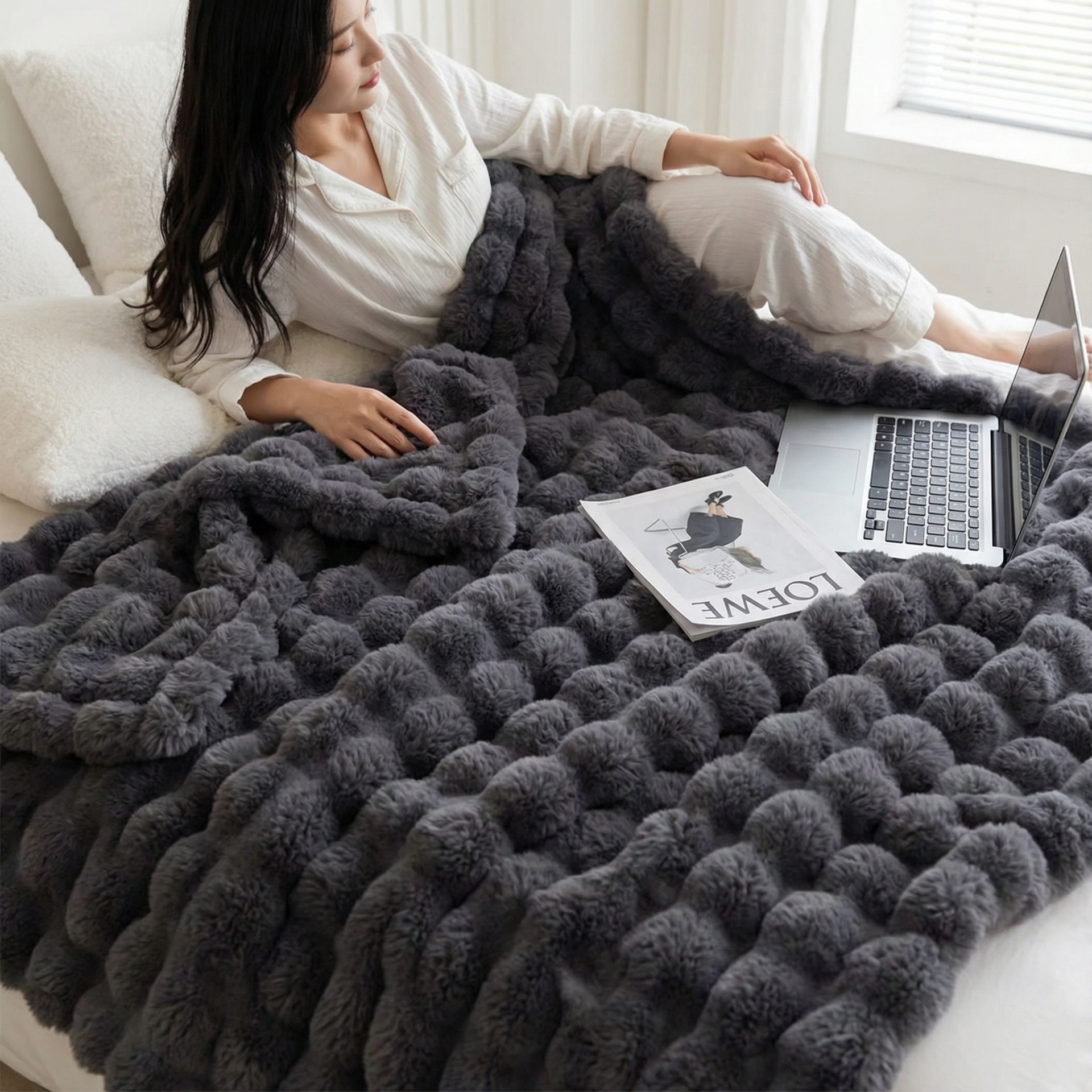 Black Grey Luxury Tuscany Fleece Rabbit Fur Bubble Blanket (200 x 230 CM) view 2