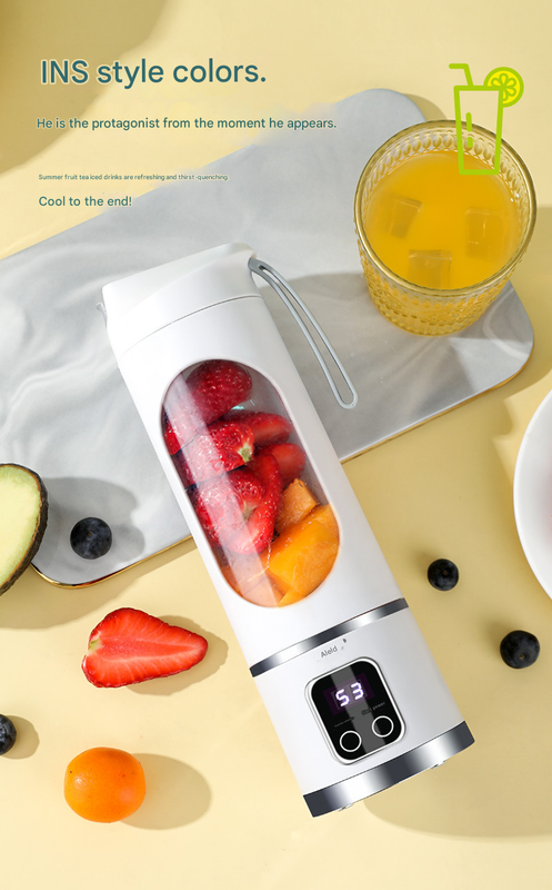 White 7.4V Portable Blender Smoothie Maker 450ml Wireless Rechargeable Juicer view 4