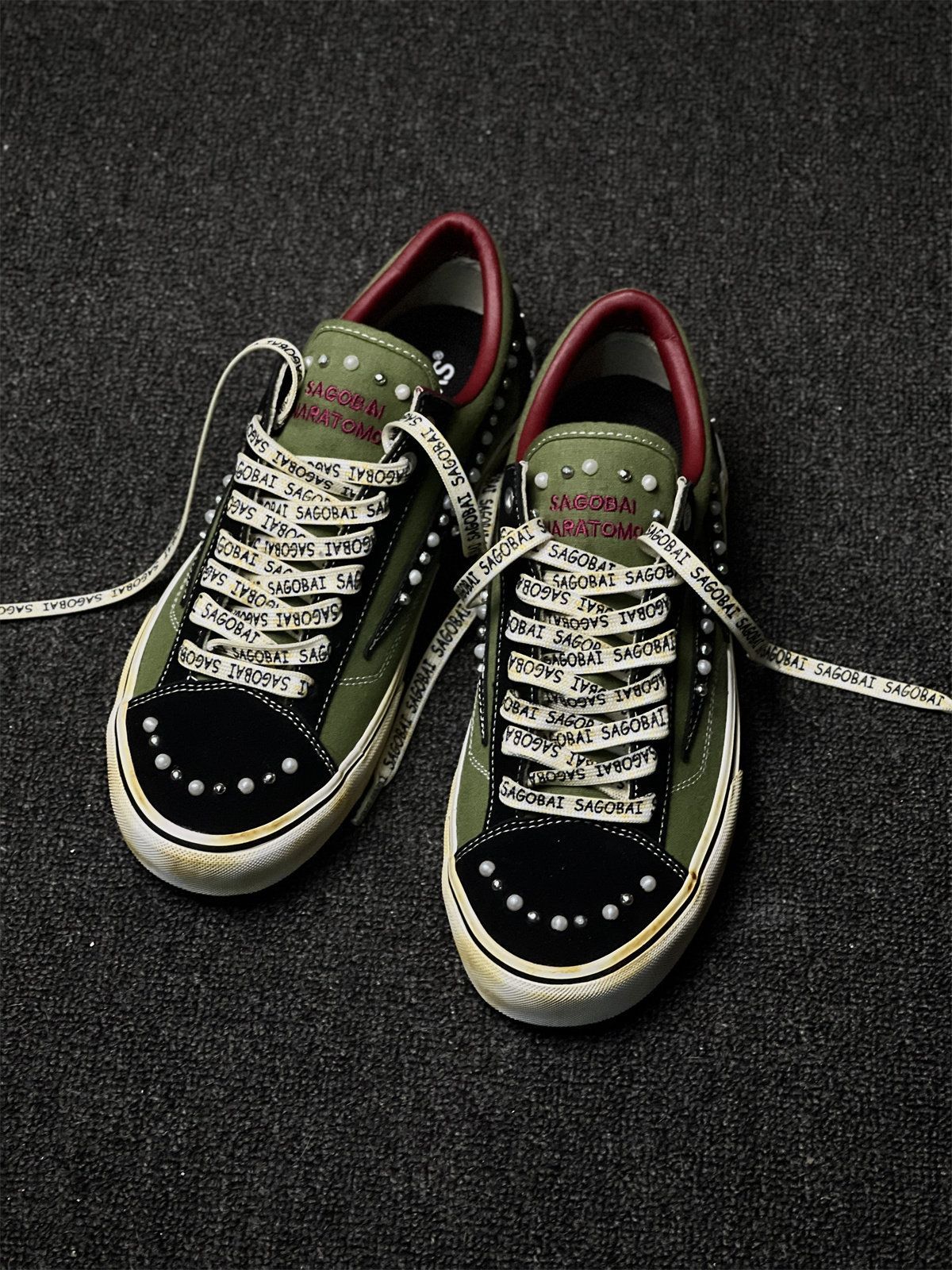 Vintage Skate Shoes Distressed Sneakers Retro Lightning Shoes Worn-In Casual — image 1