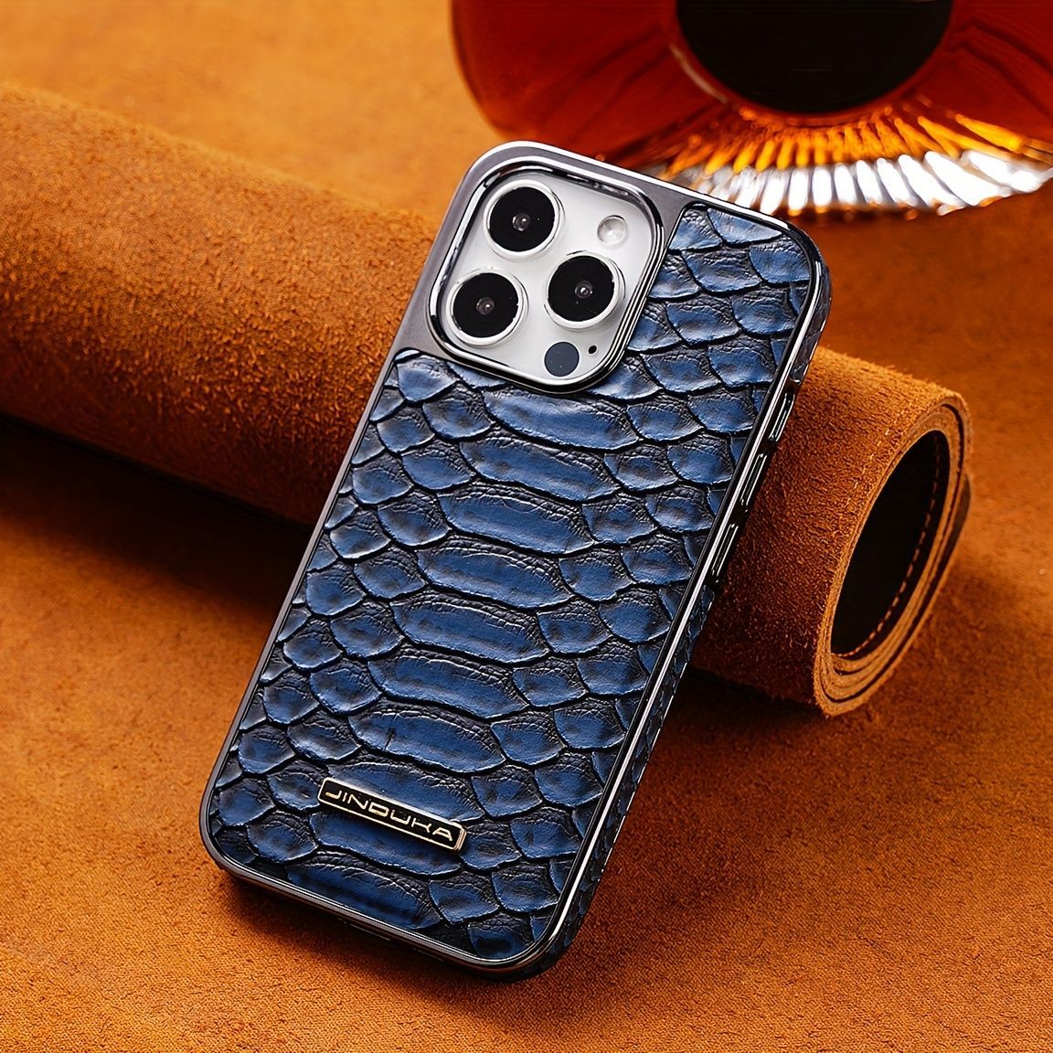 snake-pattern leather phone case view 5