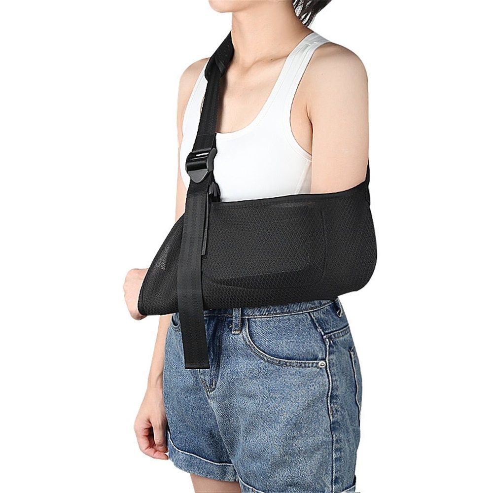 Arm shoulder sling, breathable sling with shoulder pad, used to support male