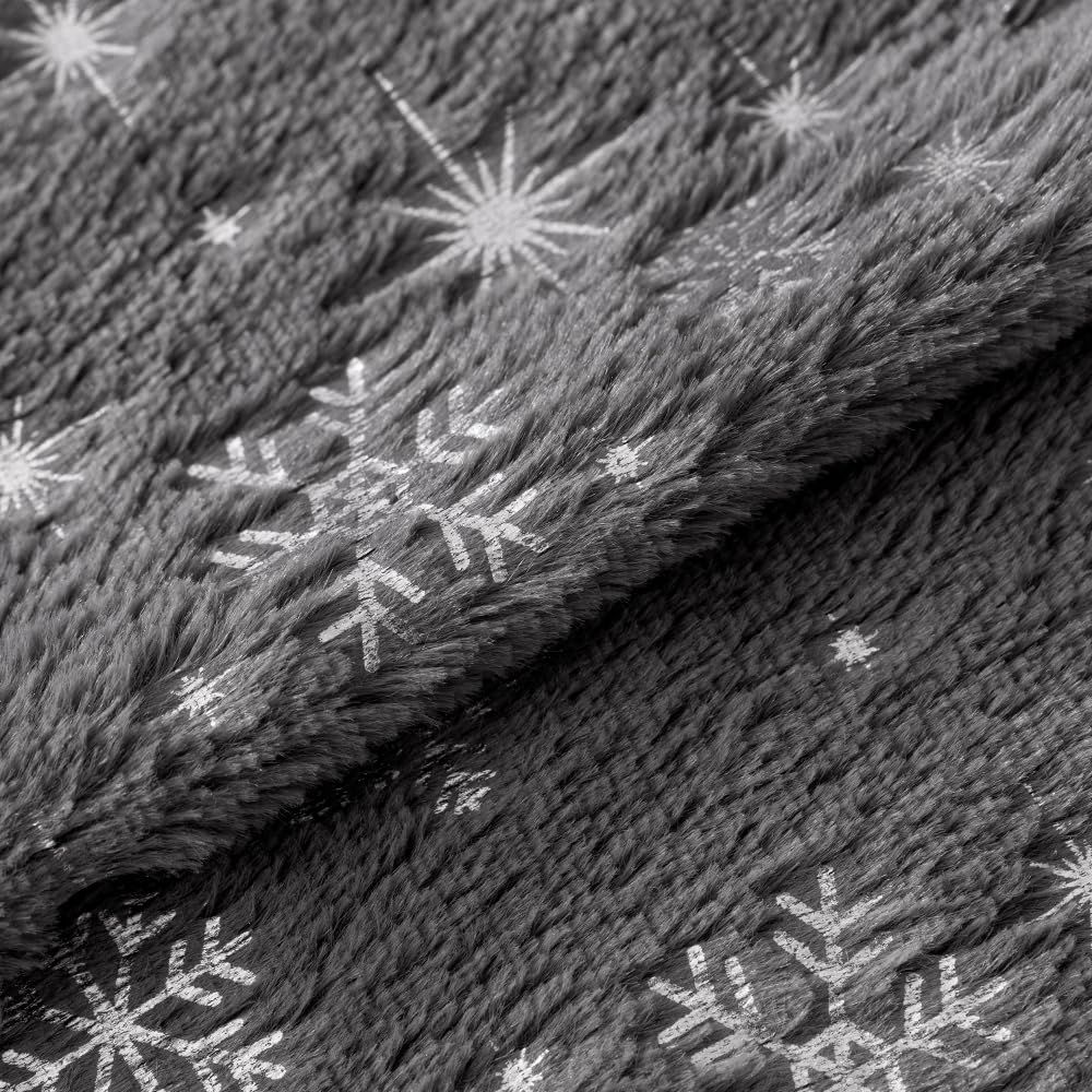 Christmas Set of 2 Decorative Throw Pillow Covers view 2