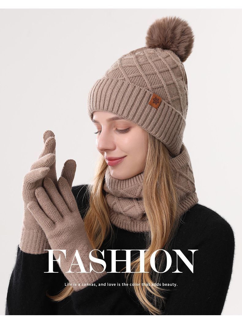 Women Black Argyle 3-Piece Set-Hat Scarf and Gloves view 8