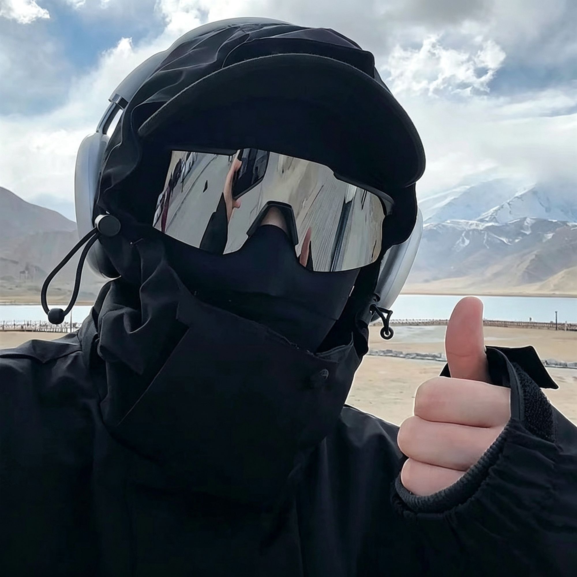 Q5 Black Frame Gray Lens view 2