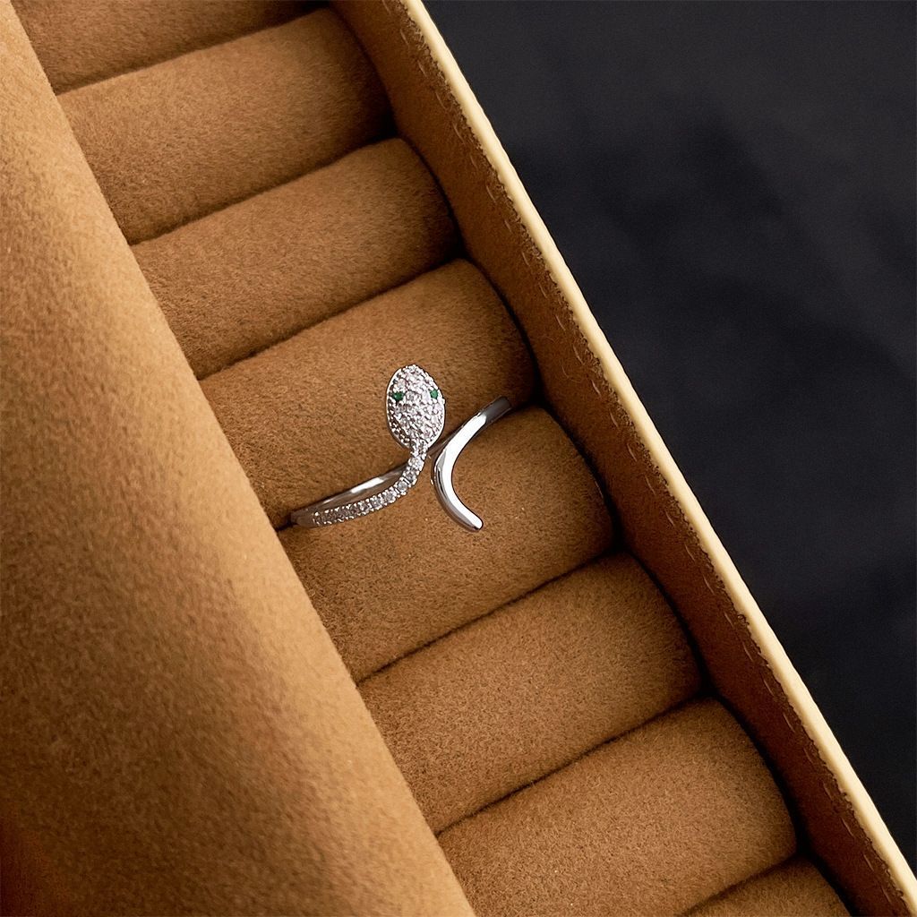Luxury Zircon Index Finger Ring — image 1