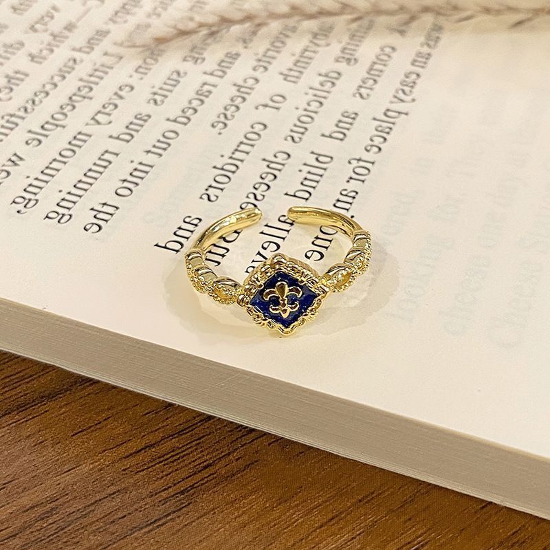 Elegant Pattern Enamel Open‑End Ring — image 1