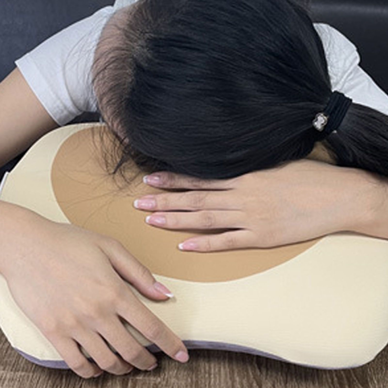 Yellow Back Pillow Massager Multifunctional Heart Shape Deep Tissue Massage view 11