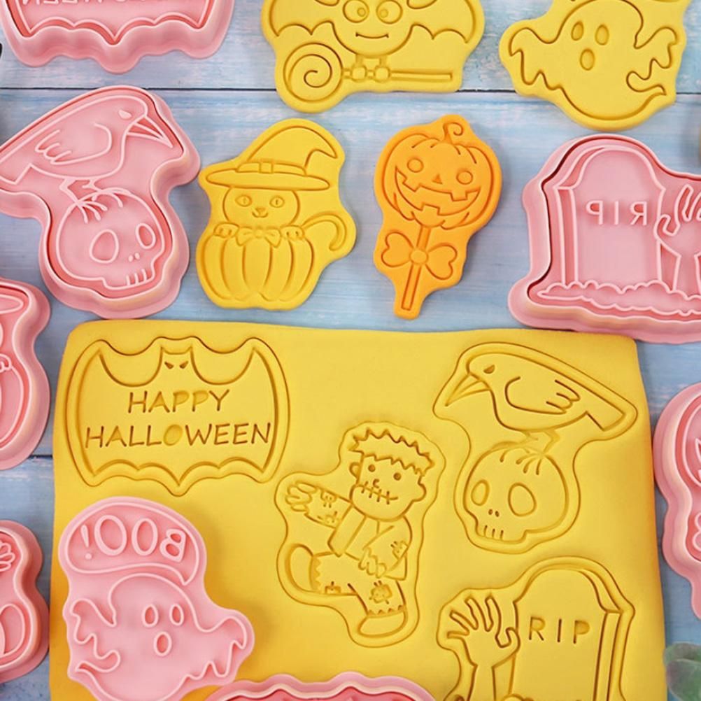 8Pcs 3D Biscuit Cutters Halloween Thanksgiving Biscuit Mould Baking Mould Hand view 4