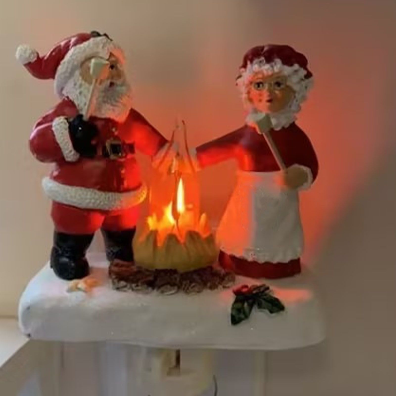 Santa Campfire Night Light LED Plug In Cute 3D Spooky Fake Flickering Fire view 9