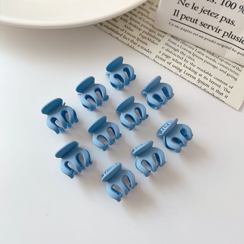 Mi You Acrylic Shark Hair Clip Small Light Blue (10 small OPP pack) — image 1