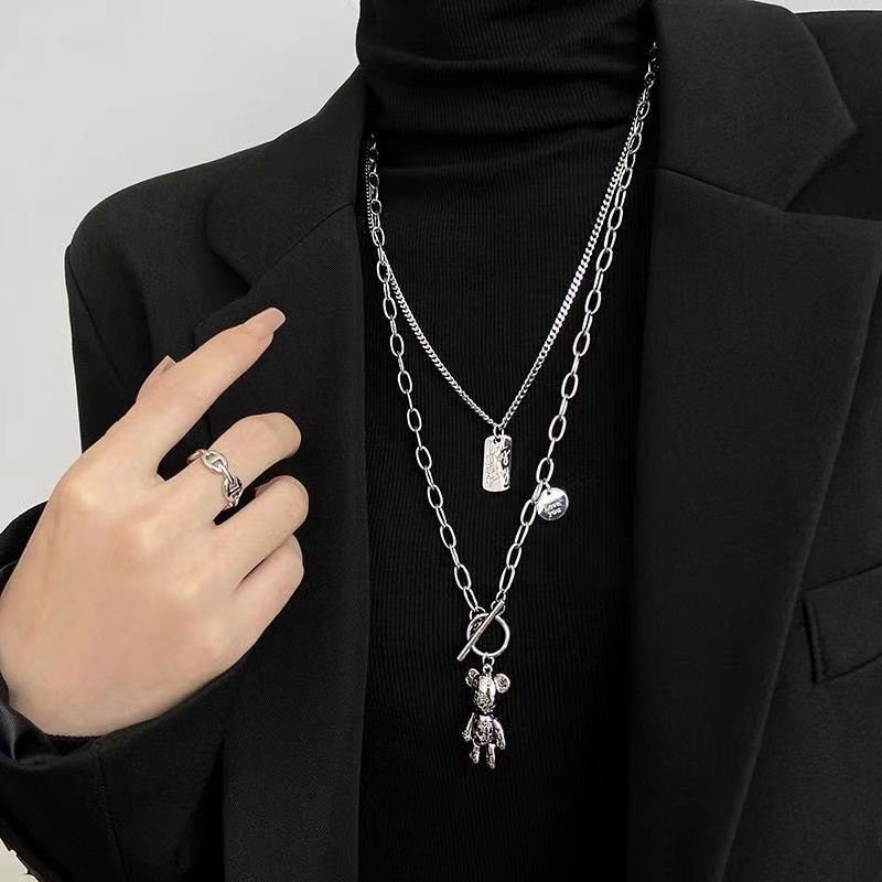 Jun Yi Alloy Multi Layer Necklace Geometry Unisex Three-layer portrait necklace view 3