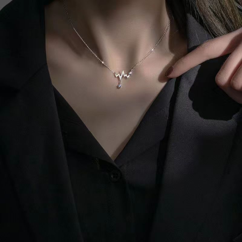 Necklace Women Alloy Bow Water Wave Chain Four-leaf clover necklace view 3