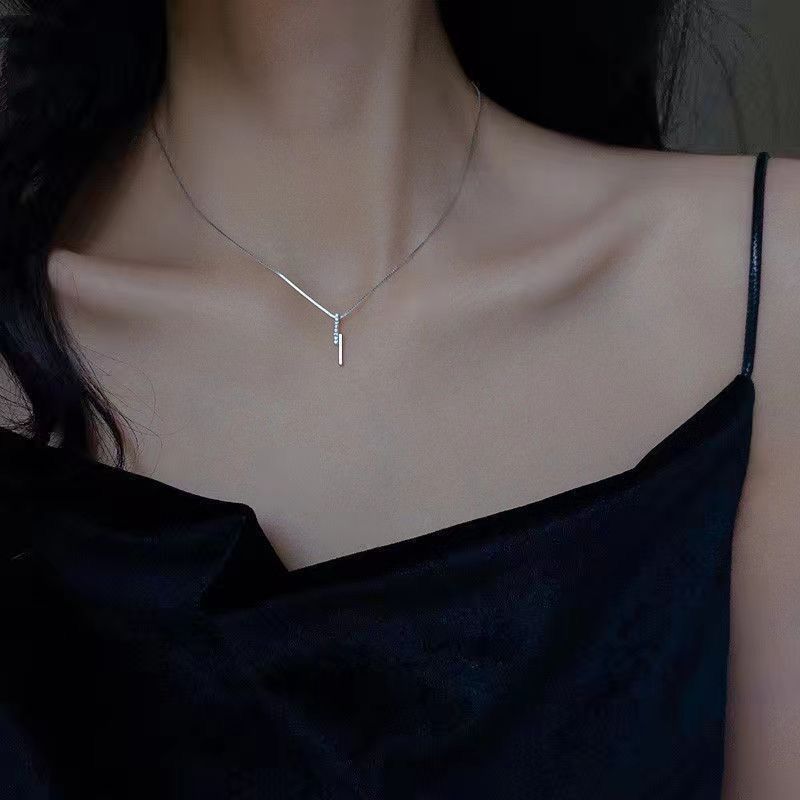 Necklace Women Alloy Bow Water Wave Chain Simple necklace — image 1