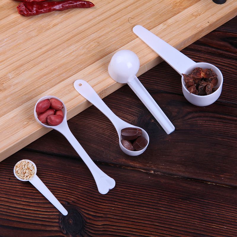 Yumi Plastic Measuring Spoon 1g2g3g5g10g15g 30g60ml measuring spoon with scale view 2
