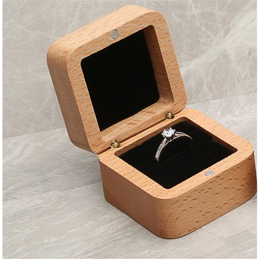 Beech wood proposal ring box view 2