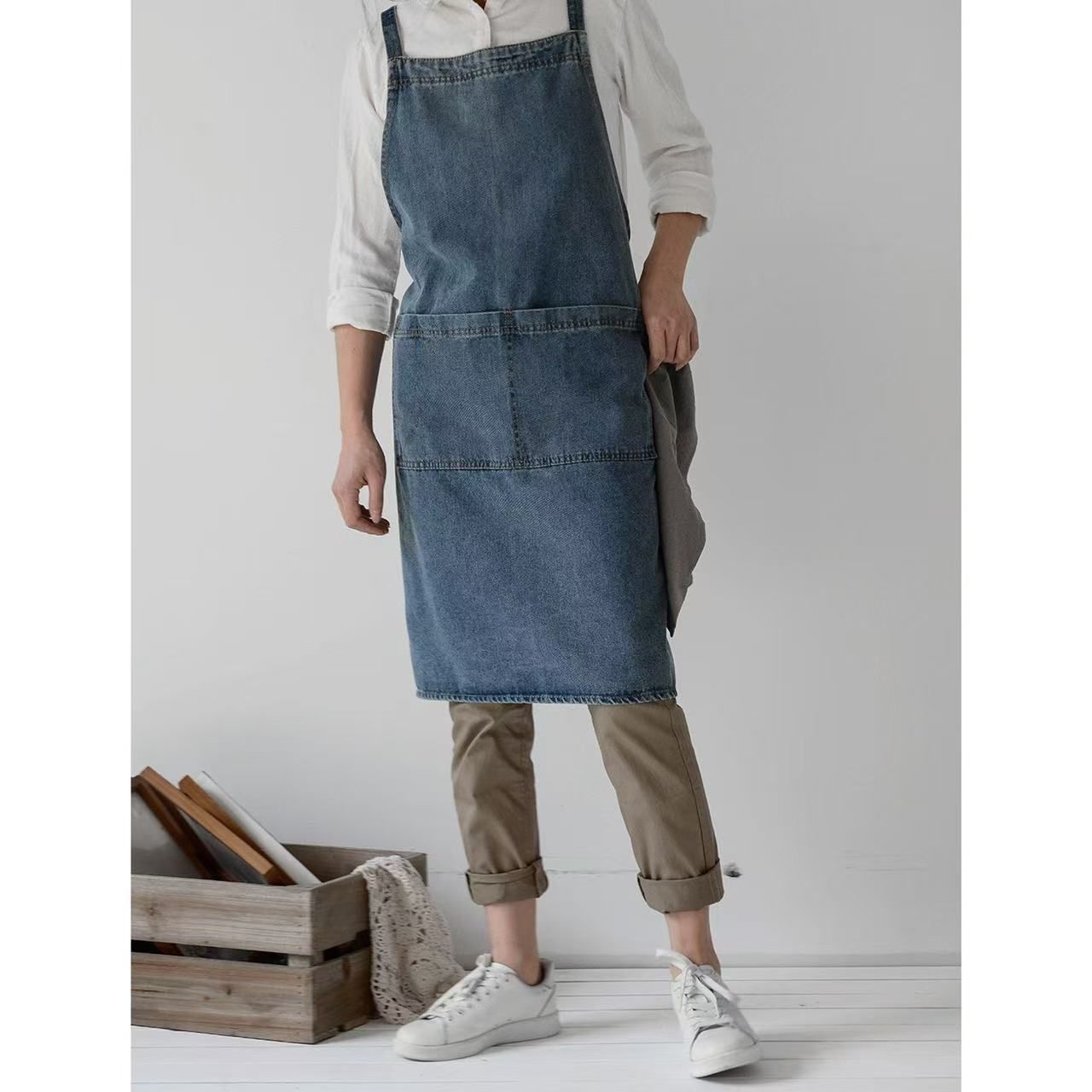 Denim Apron with Big Pockets Adjustable Cooking Apron Jean for Hair Stylist view 4