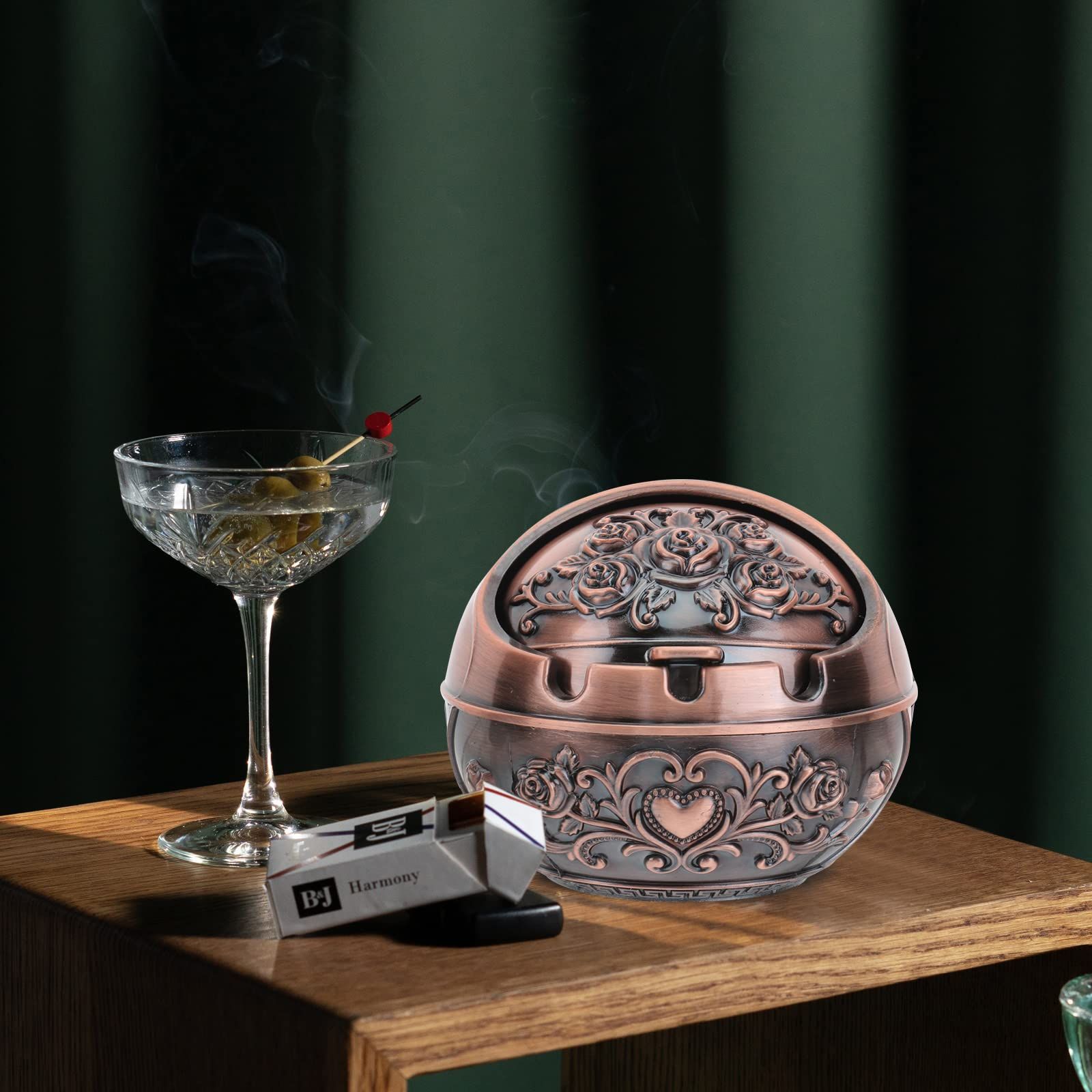 Windproof Metal Ashtrays with Lid Vintage Decorative Ashtray Desktop Smokeless view 4