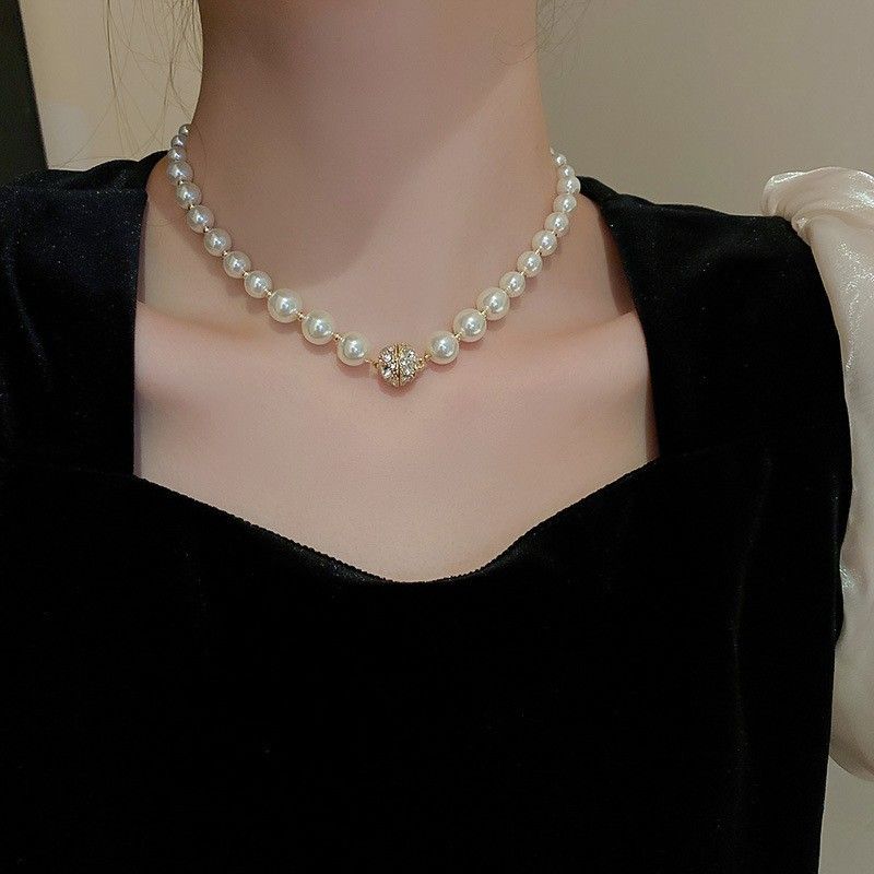 Boho Short Rhinestones Pearl Shiny Choker Necklaces Simple Gold Rhinestones view 3