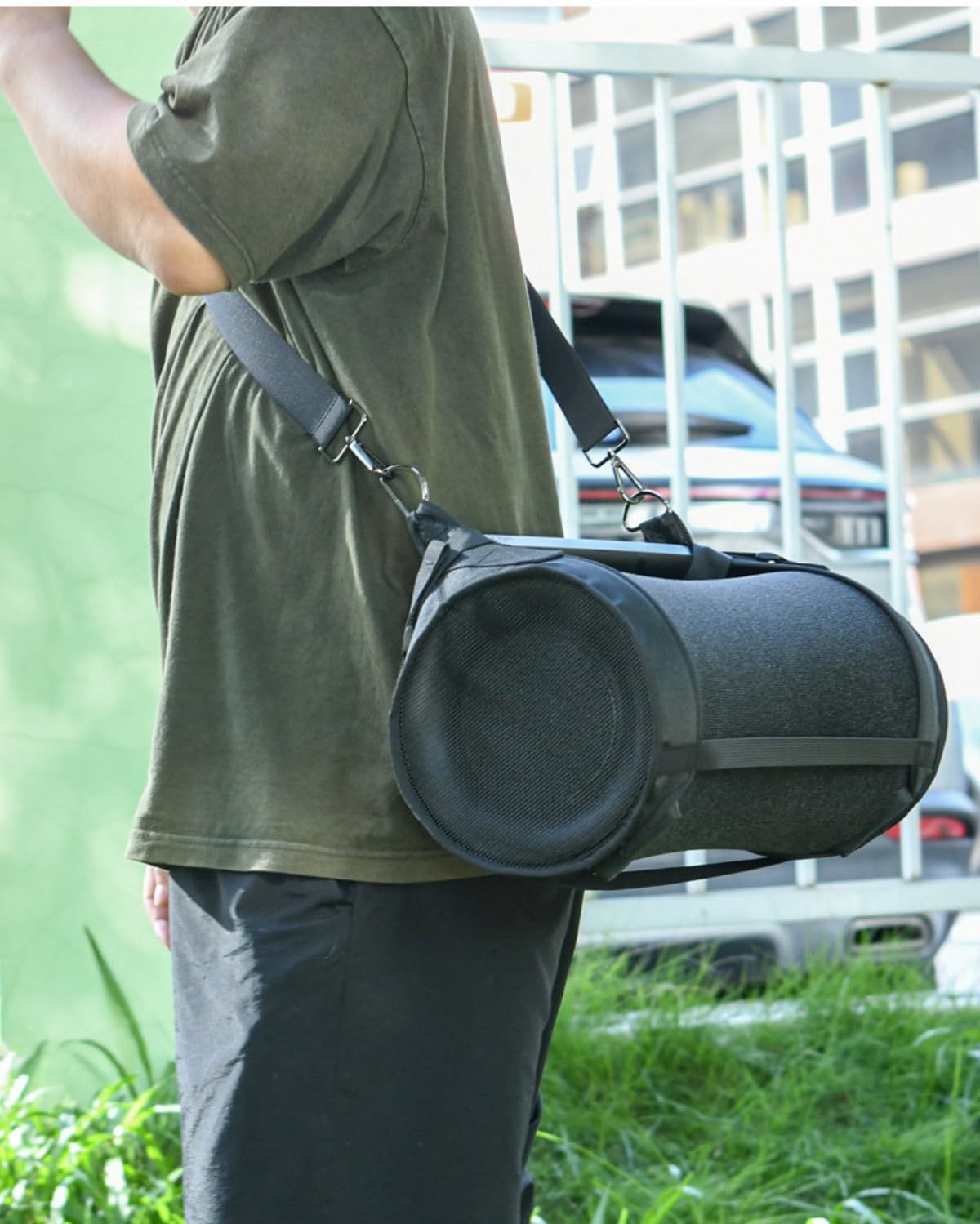 Bluetooth Speaker Protective Case+Shoulder Strap，Protective case with cut-out view 4