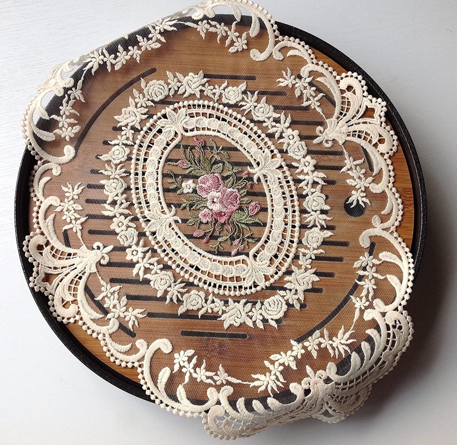 2Pack Retro Lace Placemats view 3