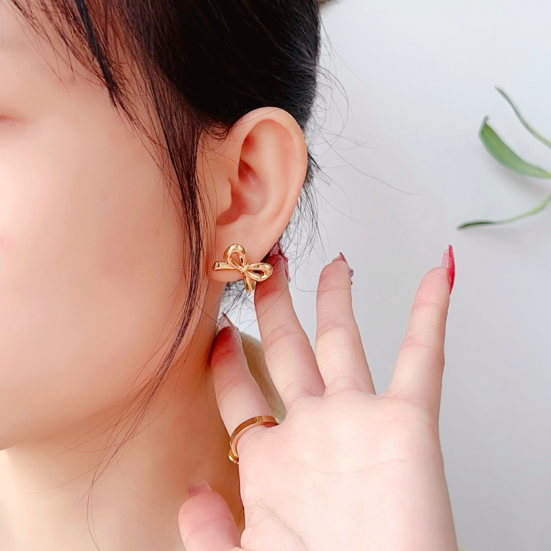 Delicate Simple Twist Rope Cable Ribbon Birthday Present Bow Stud Earrings view 5