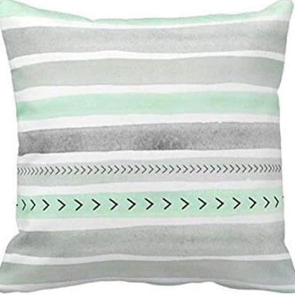 Set of 4 Throw Pillow Covers Mint Moroccan Green Quatrefoil Gray Watercolour view 3