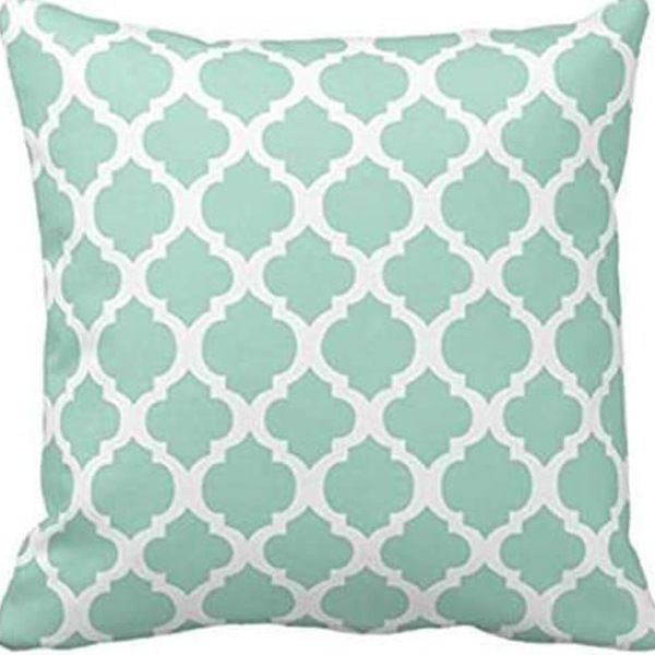 Set of 4 Throw Pillow Covers Mint Moroccan Green Quatrefoil Gray Watercolour view 4