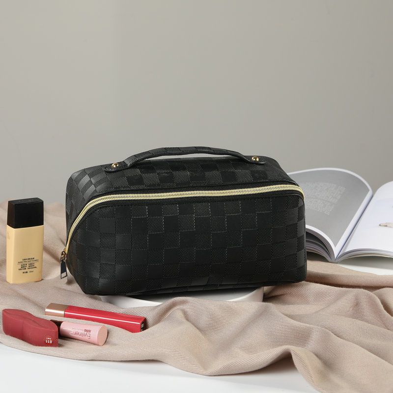 Travel Makeup Bag,Large Opening Portable Makeup Bag Opens Flat for Easy view 2