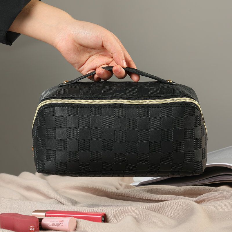 Travel Makeup Bag,Large Opening Portable Makeup Bag Opens Flat for Easy view 3