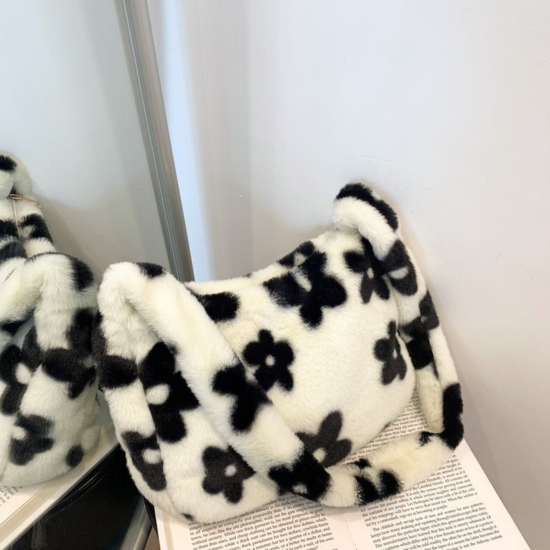 Plush Underarm Bag, Ladies Fluffy Shoulder Bag, Women Furry Purse Fluffy Tote view 3