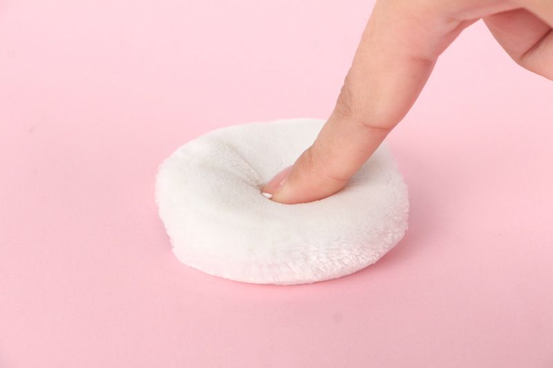 Luxurious Loose Powder Puff view 3