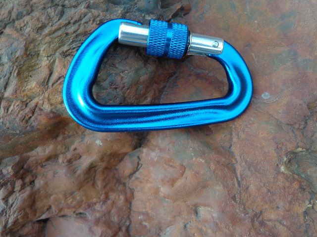 Outdoor D-Shaped Carabiner with Lock Backpack Keychain Hanging Buckle-Color view 5