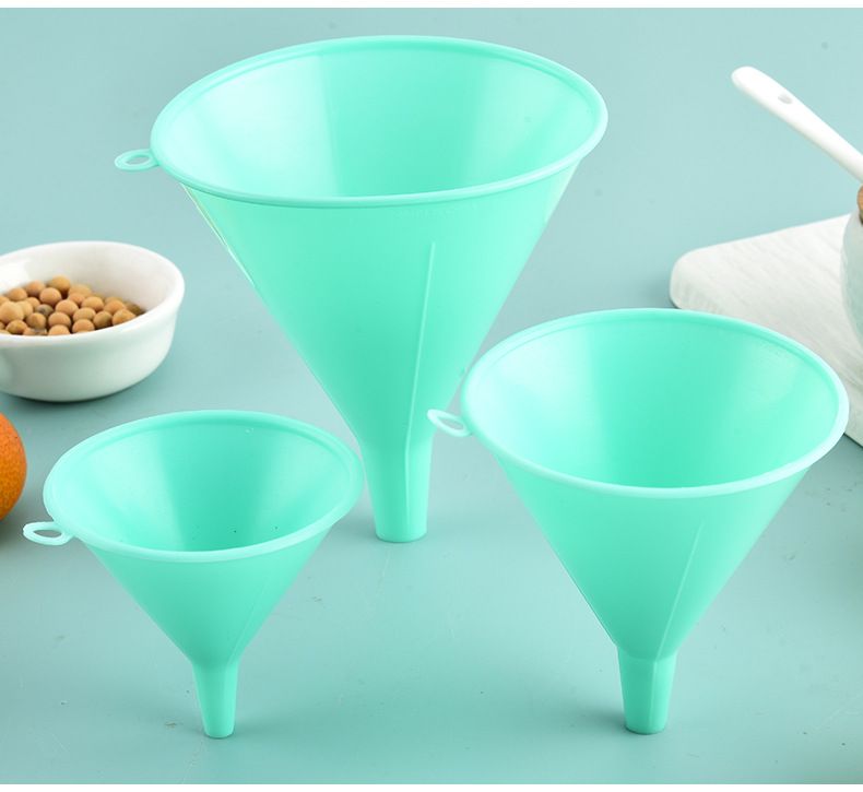 Plastic Kitchen Transfer Oil Water Vinegar Liquid Filter Funnel 3 in 1 Green view 2
