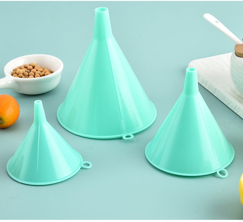 Plastic Kitchen Transfer Oil Water Vinegar Liquid Filter Funnel 3 in 1 Green view 3