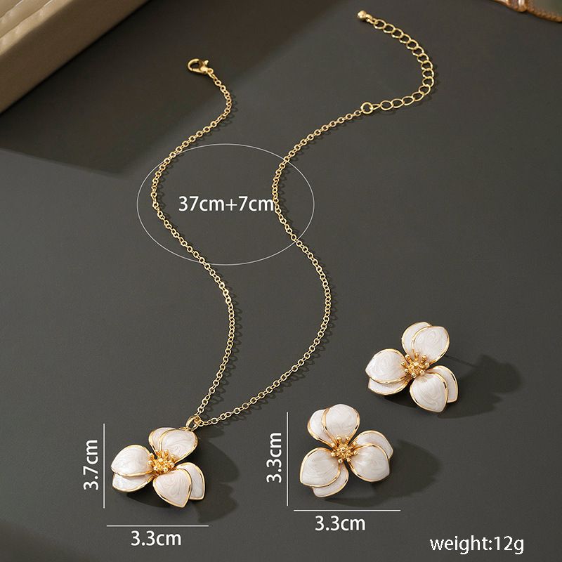 White Floral Enamel Jewelry Set – Five-Piece Alloy Accessory Collection with view 5