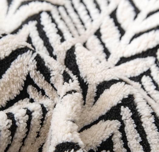 Brown Plush Pet Bed Mat - 60 x 80 cm Polyester Fibre - Thickened Soft Cushion view 4
