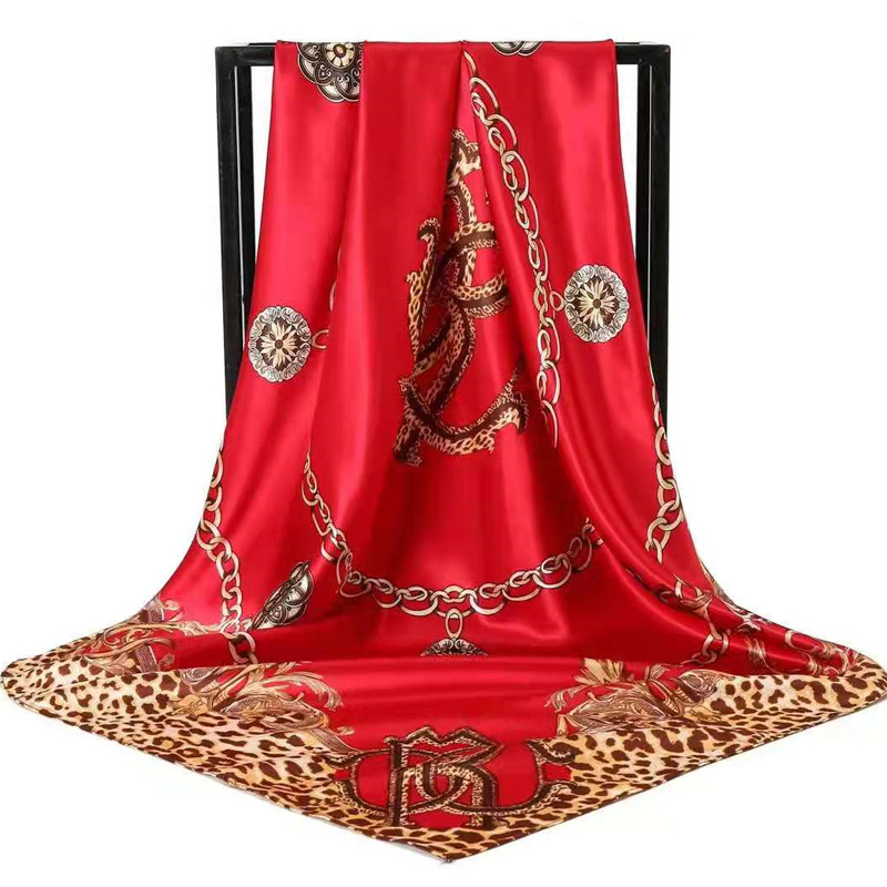 Red Leopard Print Chain Pattern Elegant 90x90cm Satin Silk Scarf for Women — image 1