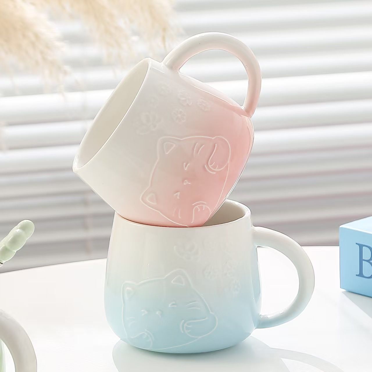 Yellow Gradient Cat Ceramic Mug with Lid and Spoon - 400ml Porcelain Coffee view 2