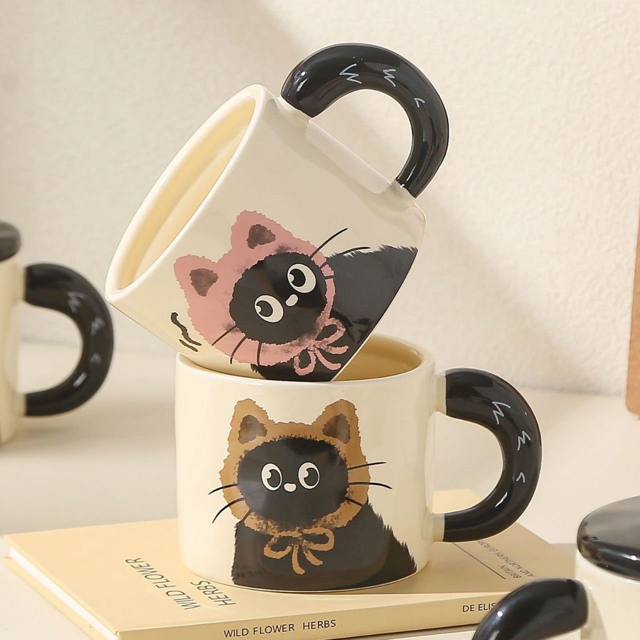 Brown Cute Cat Ceramic Mug with Lid 360ml view 2