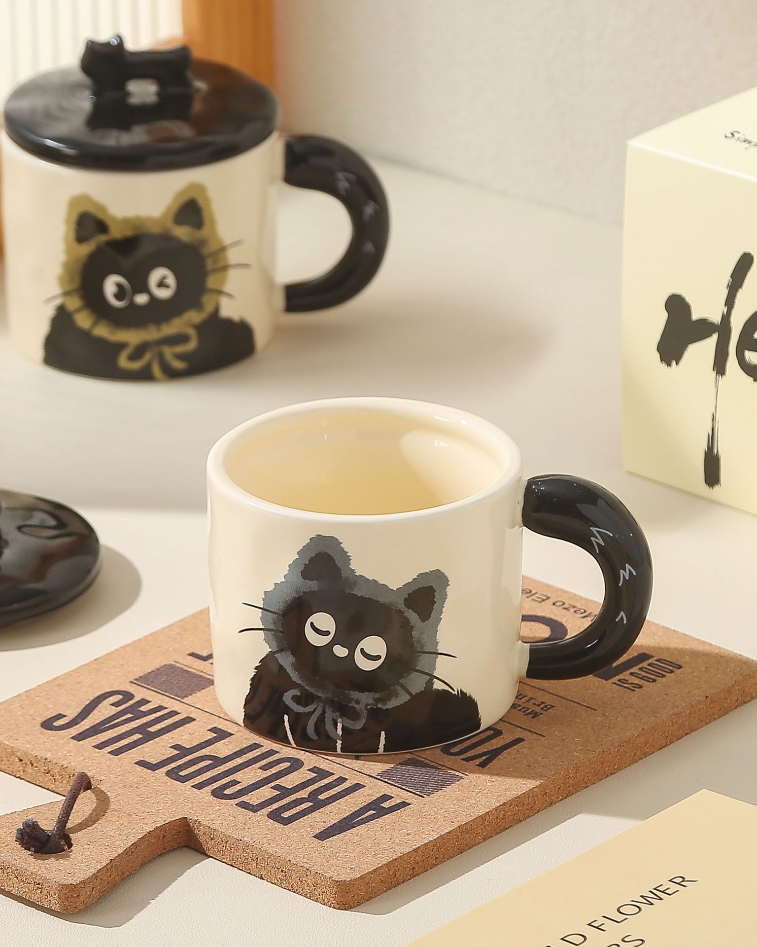 Blue Cute Cat Ceramic Mug with Lid 360ml view 2
