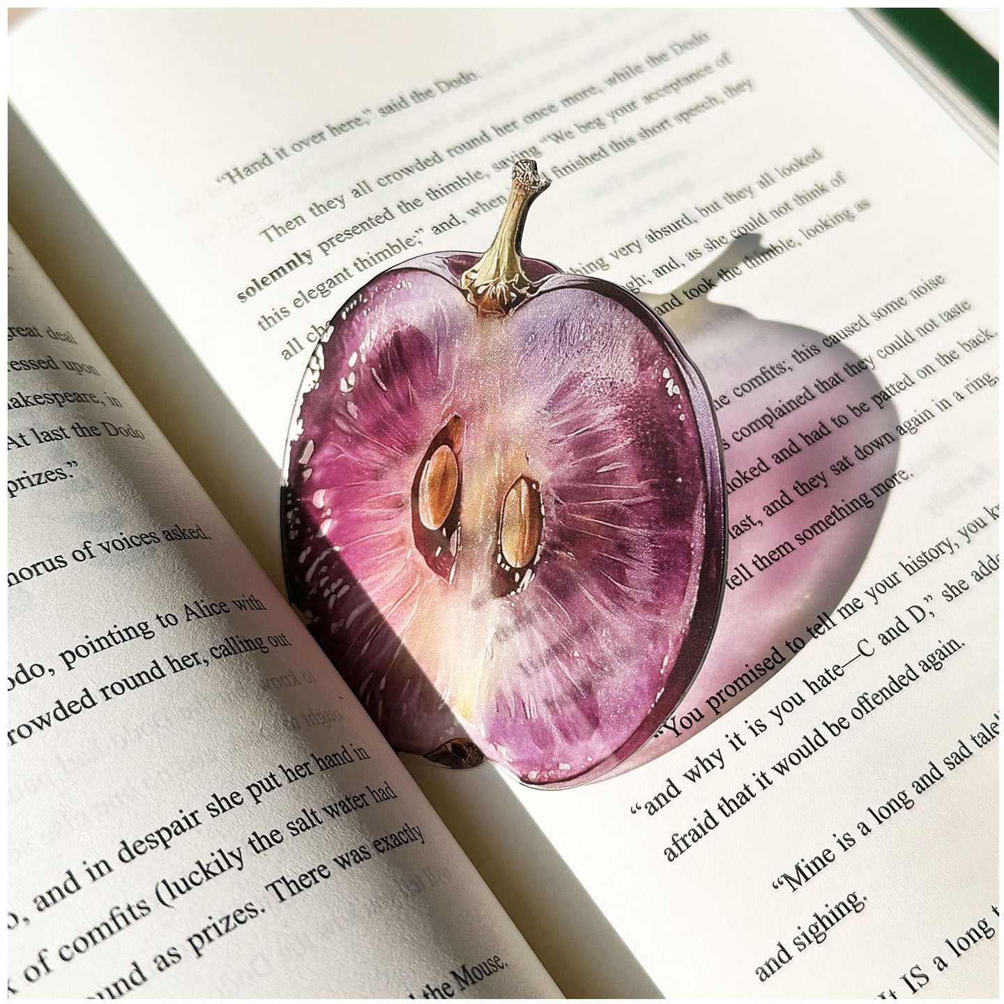 2PCS Cute Grapes Acrylic Bookmarks Fruit Transparent Reading Bookmarks view 3