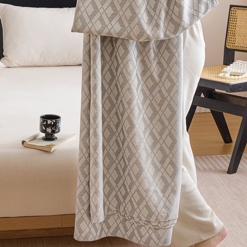 Silver Diamond Pattern Bamboo Fiber Summer Cooling Blanket 200×230cm for Bed view 3